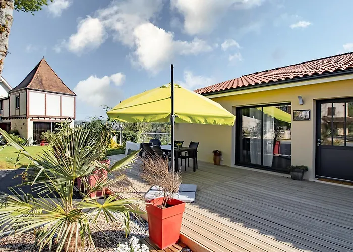 Le Geai Des Chenes * Sarlat-la-Caneda